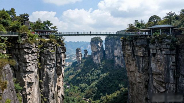 Famous Chongqing travel landmarks_Famous Chongqing travel landmarks_Famous Chongqing travel landmarks