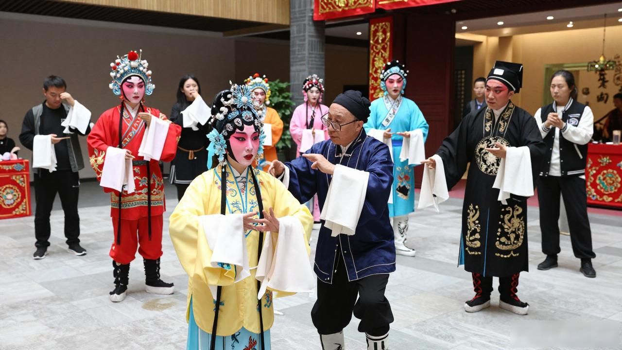 Sichuan Opera training_Sichuan Opera training_Sichuan Opera training